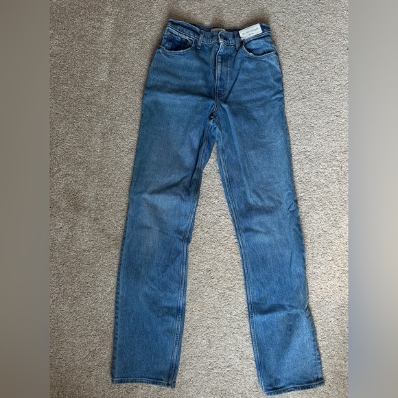 Abercrombie & Fitch Women’s Straight Blue Jeans - Picture 1 of 2